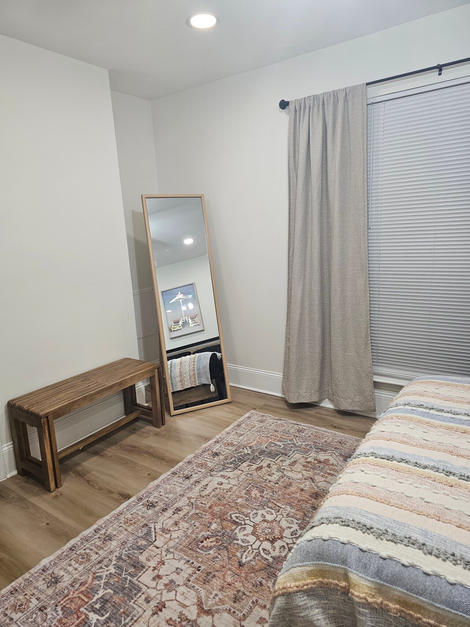 Building Photo - 4833 Zenith St