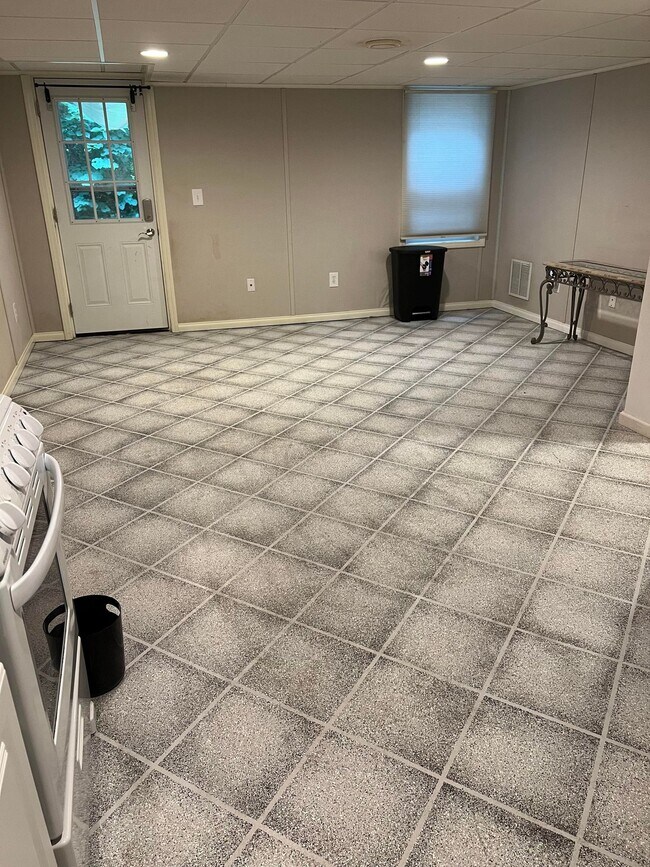 Living Room - 1025 Peace Dr NW