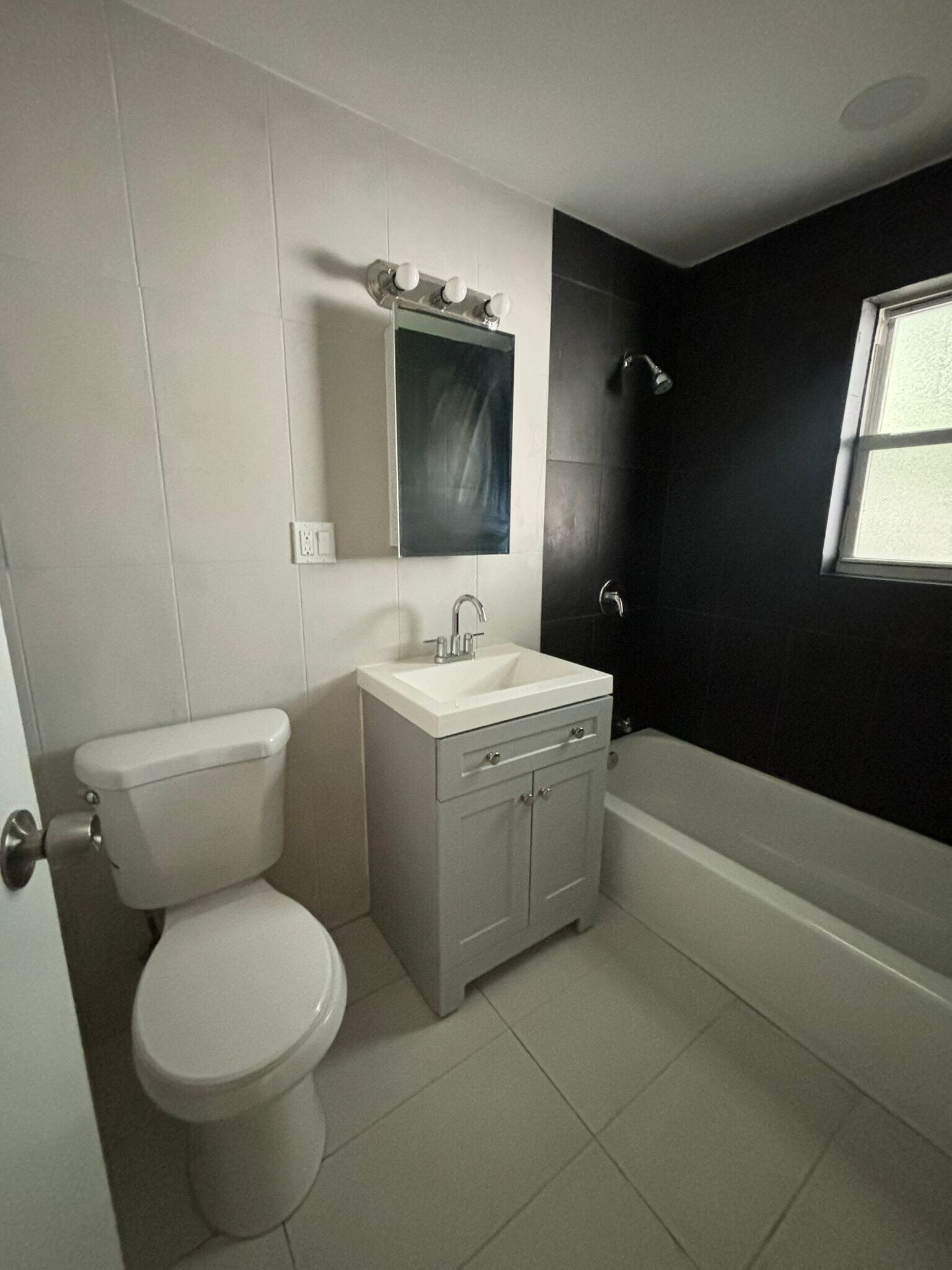 157 Elmwood Ave 2B - 165 Elmwood Ave