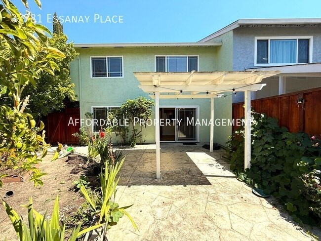 Building Photo - 37781 Essanay Pl