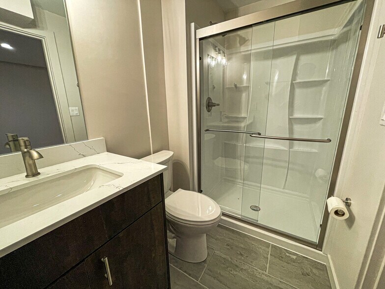 Building Photo - 2417 Snyder Ave