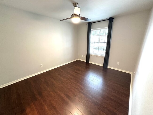 Building Photo - 2750 Holly Hall St