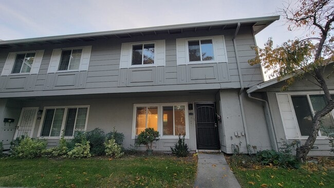 Primary Photo - 289 Jose Figueres Ave