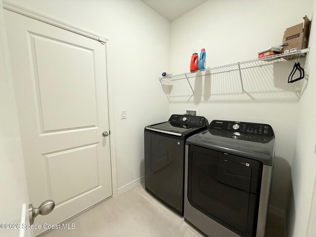 Building Photo - 3749 Grappler Cir SE