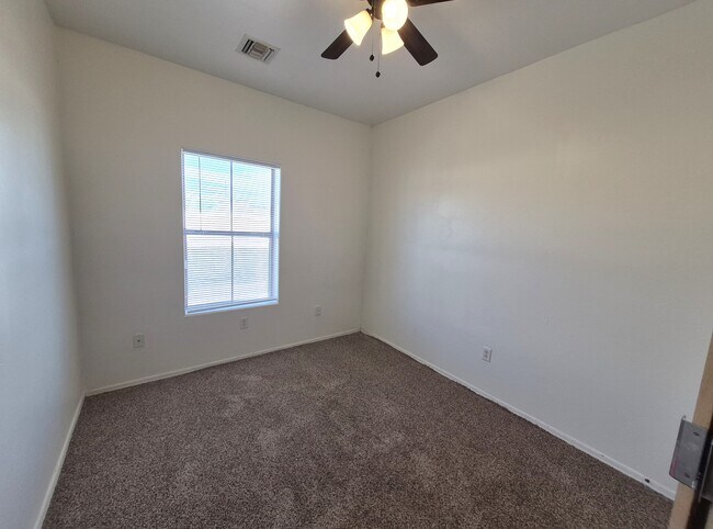 Building Photo - 18841 S Brentford Dr
