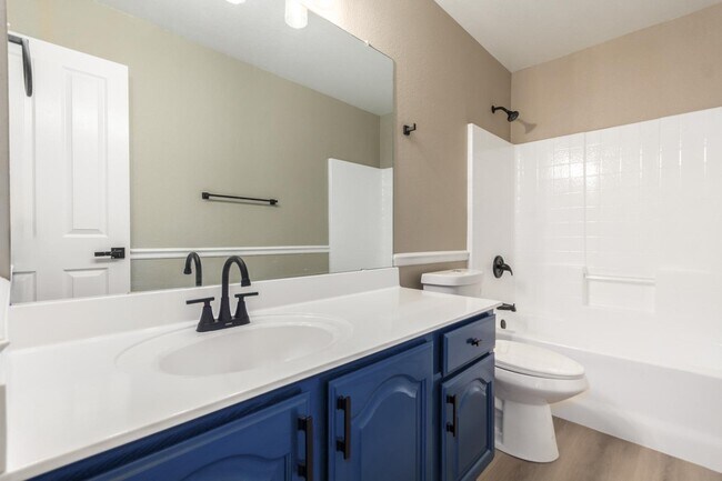 Building Photo - 1630 S Lemon