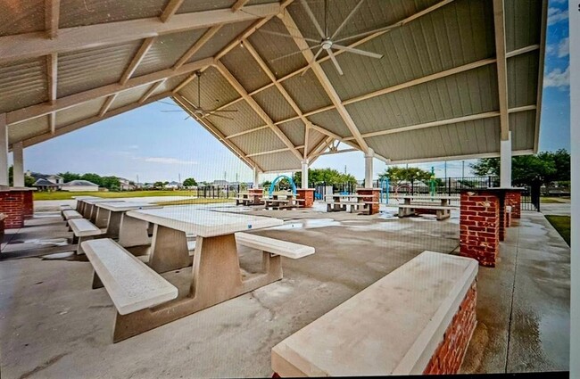 Building Photo - 707 Aqua Vista Ln