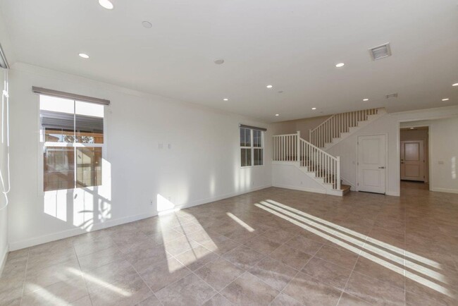 Building Photo - Irvine Single Family house 4bd/3ba Eastwoo...