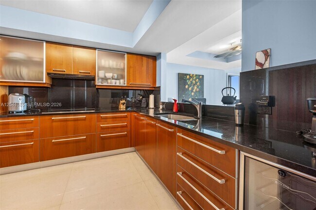 Building Photo - 1331 Brickell Bay Dr