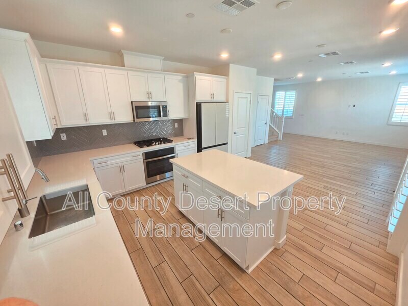 Building Photo - 73533 Granita Dr