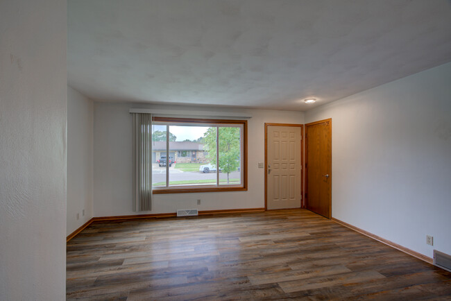 Living room - 2124 Purvis Ave