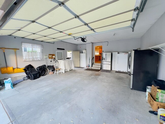 Building Photo - 207 S 50 W