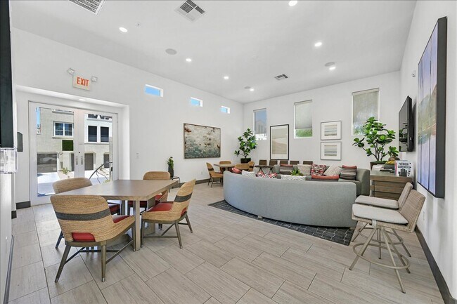 Building Photo - FULLY FURNISHED RENTAL
