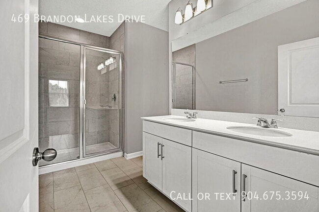 Building Photo - 469 Brandon Lks Dr