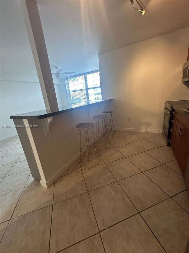 Building Photo - 9273 Collins Ave