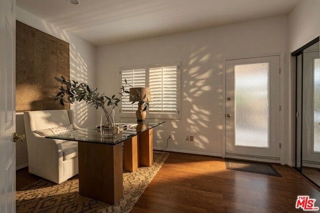 Building Photo - 15330 Del Gado Dr