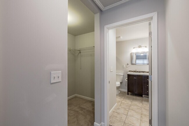 Building Photo - 324 Stratford Ln