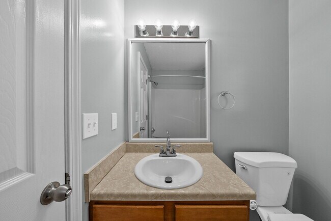 Building Photo - 402 Faulkner Dr