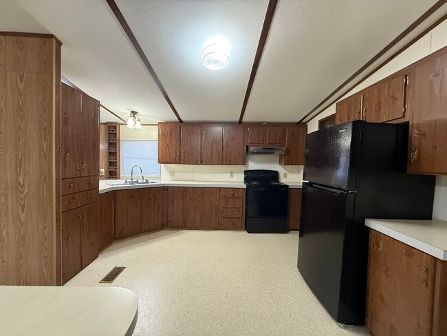 Building Photo - 3 Bedroom 2 Bathroom Home in Greene County...