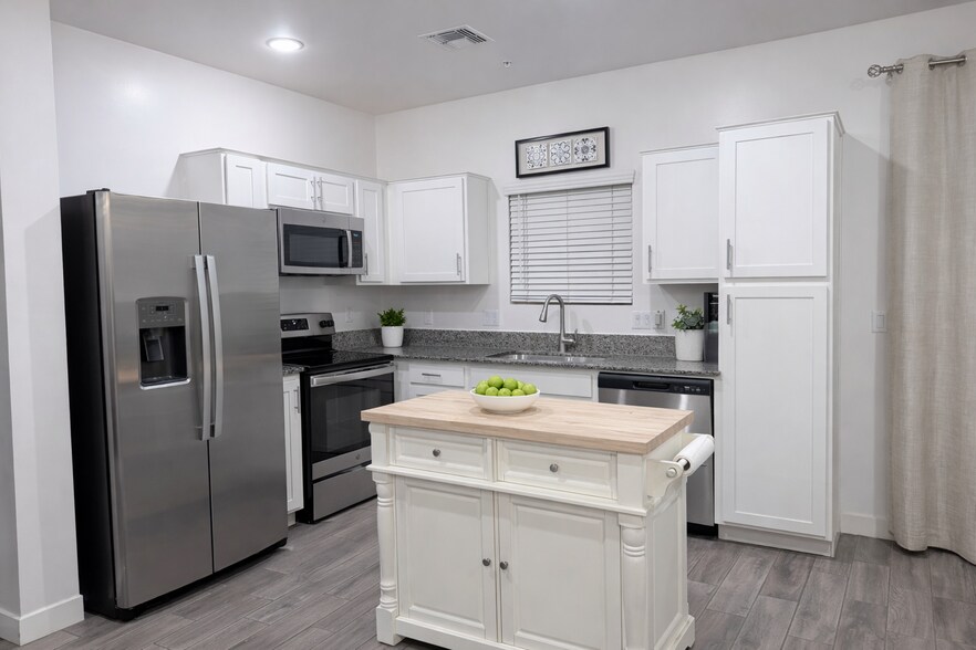 Building Photo - 8192 N 22nd Dr