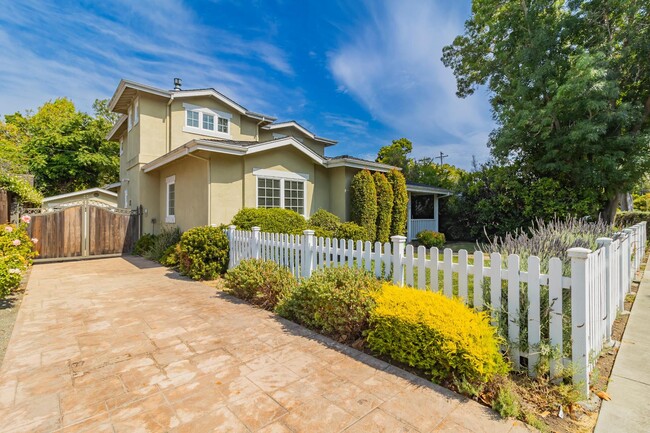 Building Photo - 130 Heather Ln