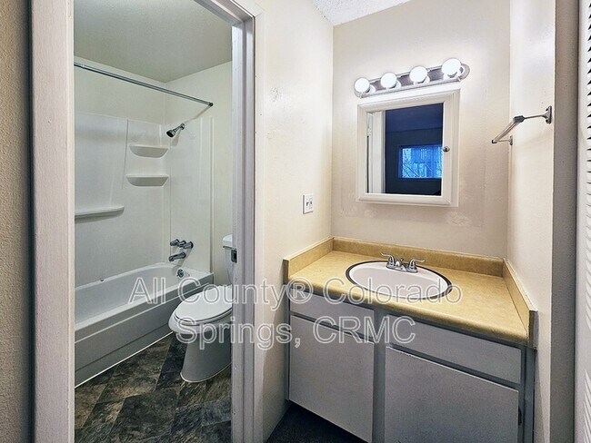 Building Photo - 5030 El Camino Dr