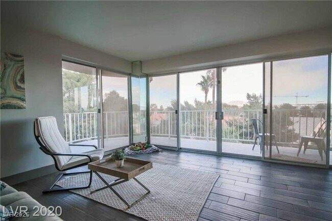 Building Photo - 3111 Bel Air Dr