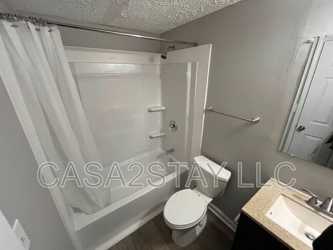 Building Photo - 1404 S Wilson Rd