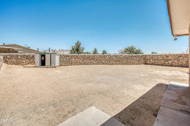 Building Photo - 3008 Barkarian Pl