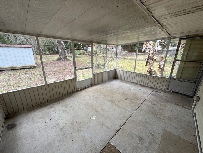 Building Photo - 4734 Clarendon Dr