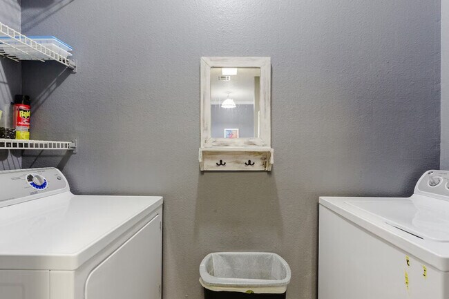 Building Photo - 12166 Metric Blvd