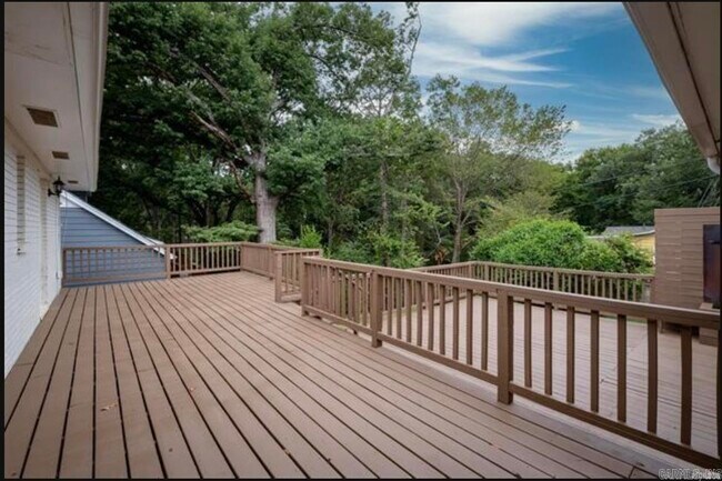 Building Photo - 32 Lenon Dr