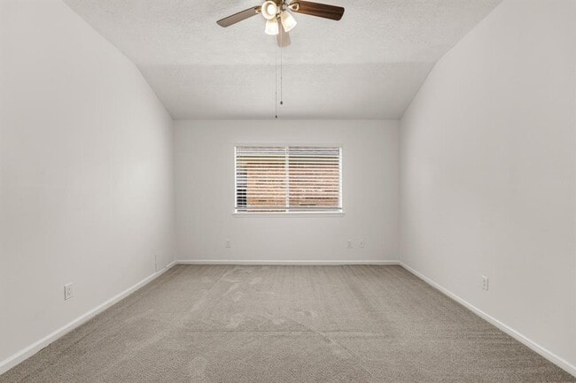 Building Photo - 7019 Yardley Dr