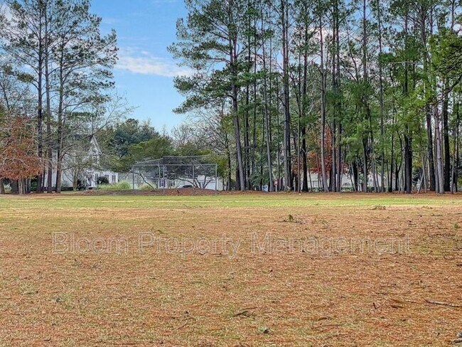 Building Photo - 7770 Park Gate Dr