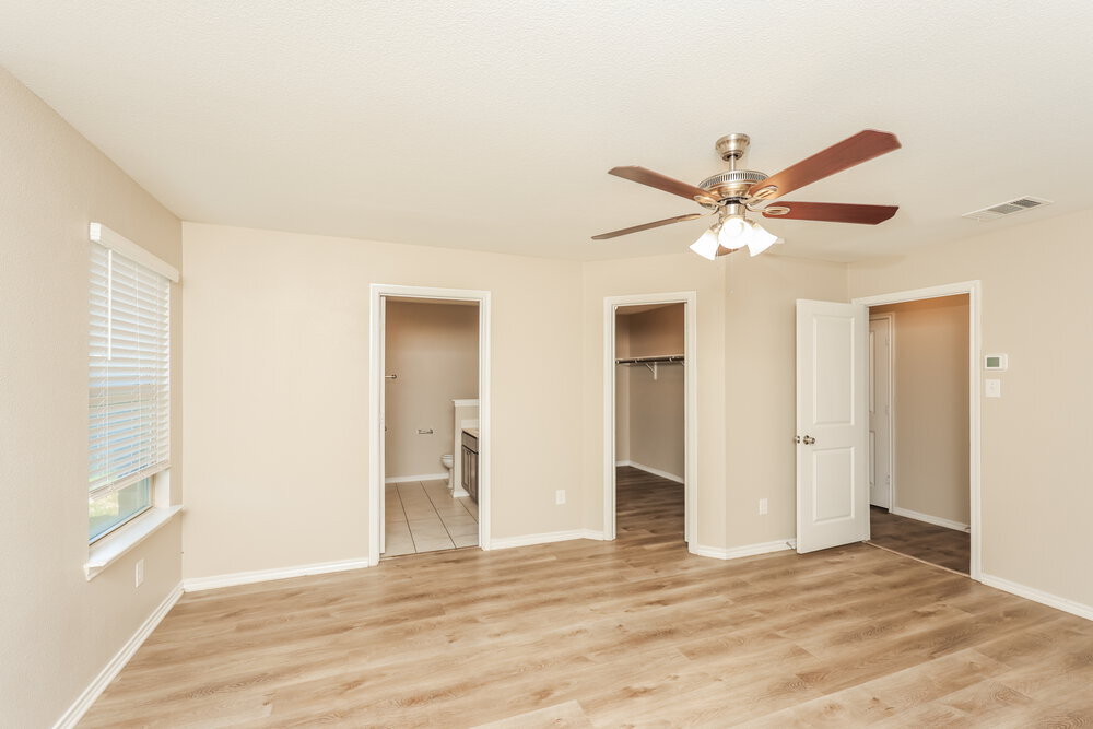 Building Photo - 2609 Hutchins Dr