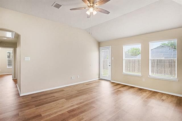 Building Photo - 633 Horn St