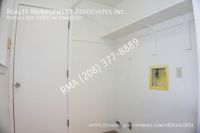 Building Photo - 9673 Hoff Dr
