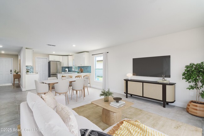 Building Photo - 828 Angela Ave