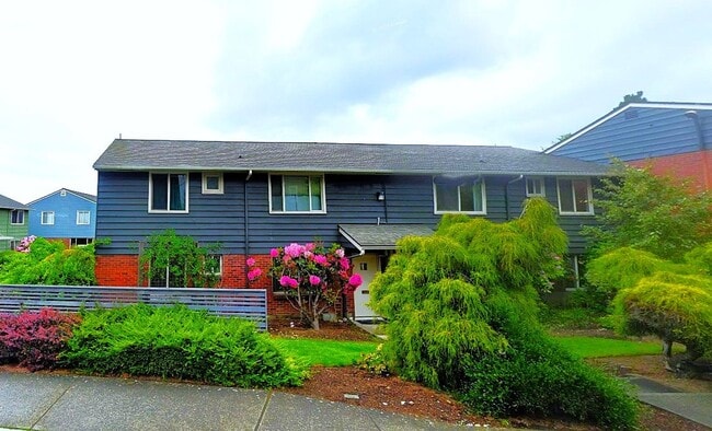 Building Photo - Spacious 2 Bedroom Condo in Downtown Bellingham - Forest St