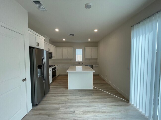 Building Photo - 6156 Olive Pl
