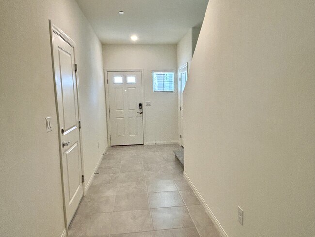 Building Photo - 4540 Bayley Skye Ave