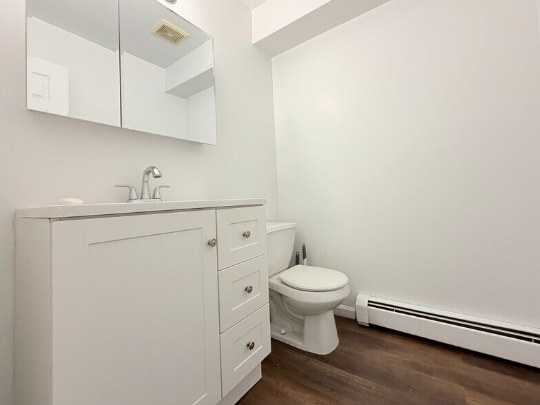 Building Photo - 36 Rockland St