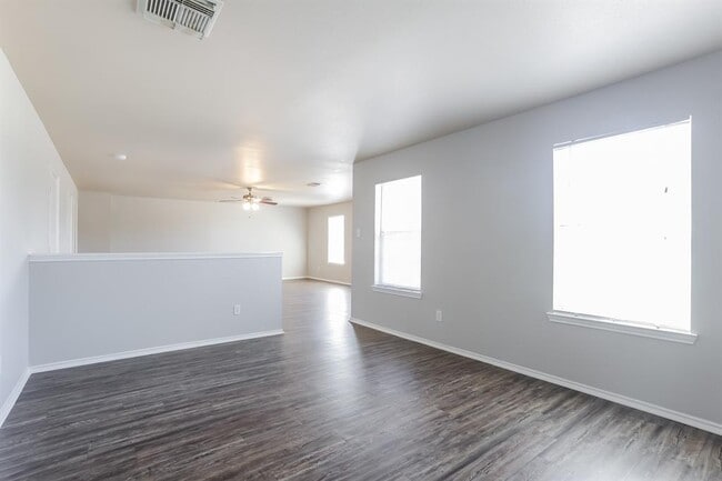 Building Photo - 7934 Tawny Bluff Ct