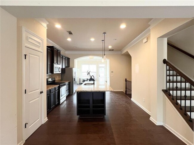 Building Photo - 1650 Sabastian Point