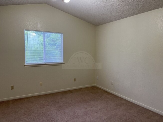 Building Photo - 3804 Water Oak Dr