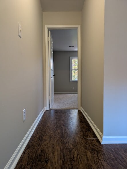 Building Photo - 119 Karen Ct