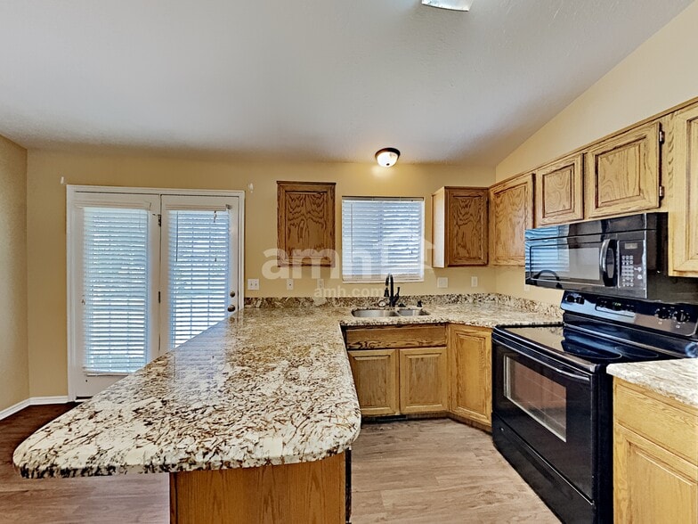 Building Photo - 5729 S 4075 W