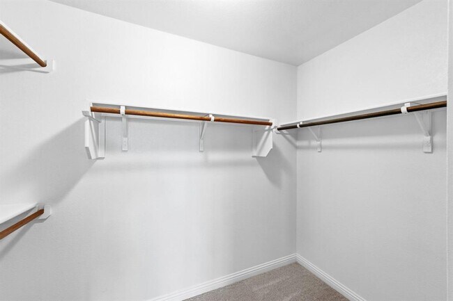 Building Photo - 9415 Tanager Way