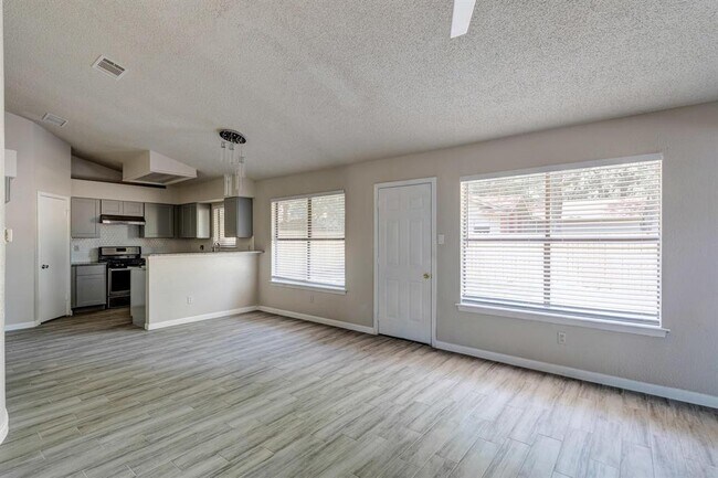 Building Photo - 3401 Larkspur Way