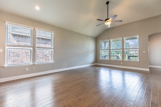 Building Photo - 27462 Paraiso Sands